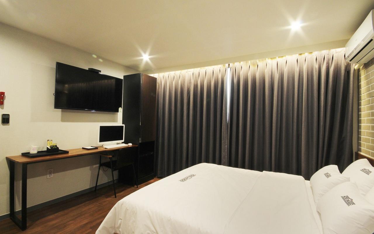 Hotel Chicago Jinju Exterior foto